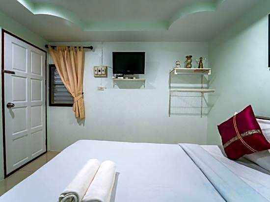 OYO 75377 Check In House