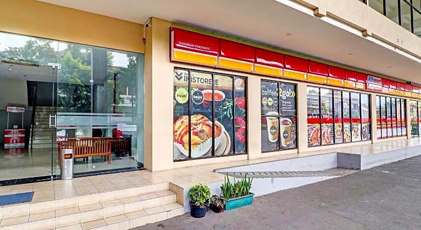 OYO Life 92735 Apartemen Tamansari Panoramic By Santuy