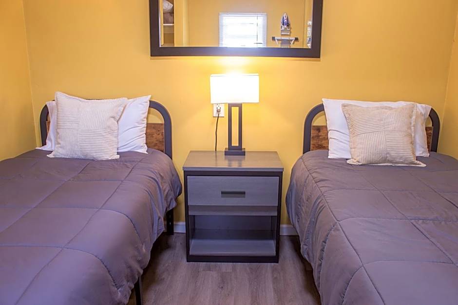 Carmel Wayfarer Inn