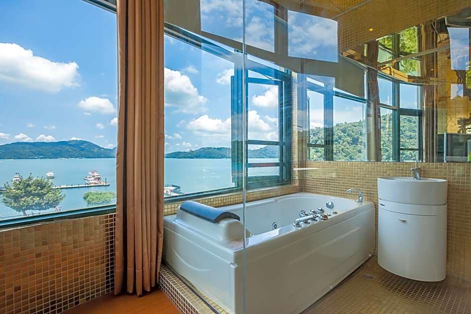 Shuian Lakeside Hotel