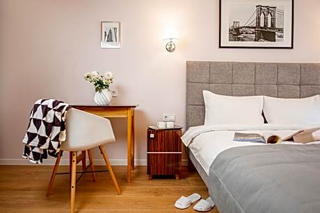 Art Deco Central Rooms 