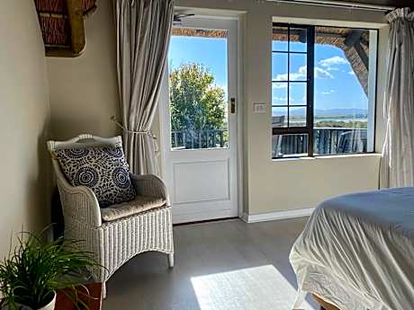 Double or Twin Room with Mountain View