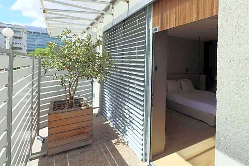 Adresa Suites
