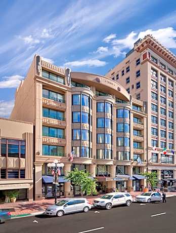 Wyndham Harbour Lights