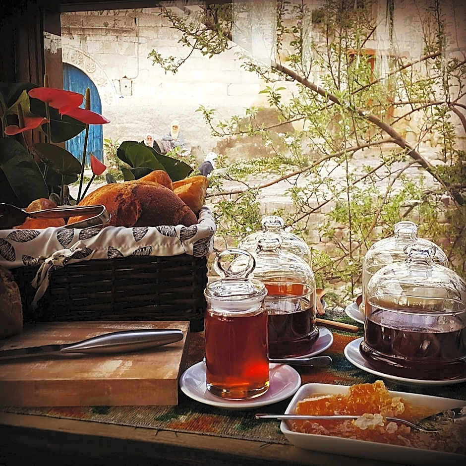 Elaa Cave Hotel