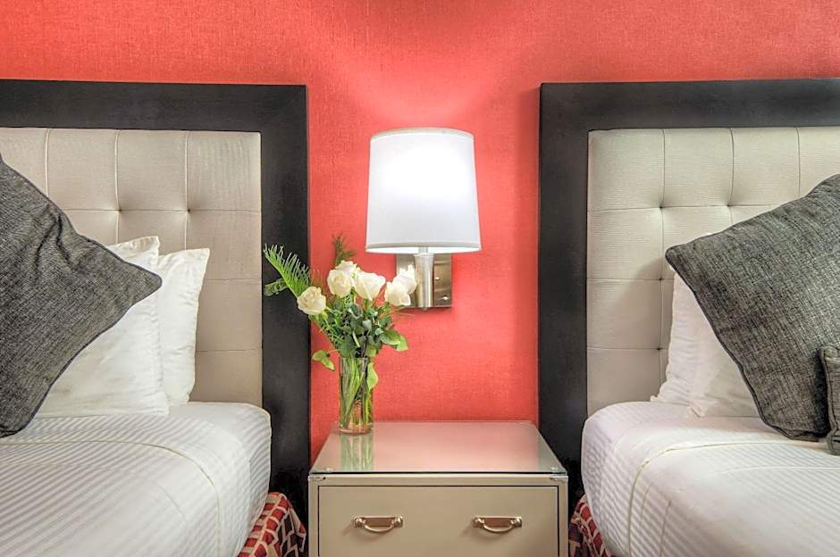 Aggie Inn, Ascend Hotel Collection