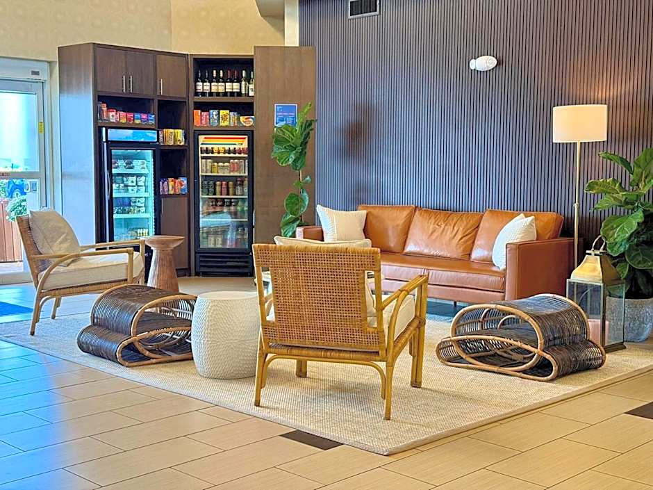 Holiday Inn Express & Suites Naples Downtown - 5th Avenue