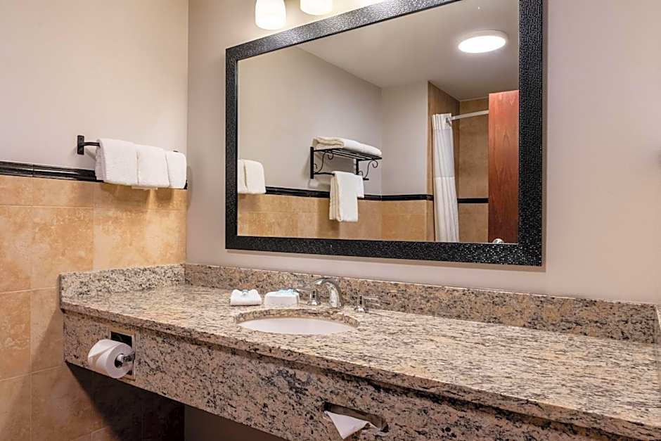 Drury Plaza Hotel Broadview Wichita