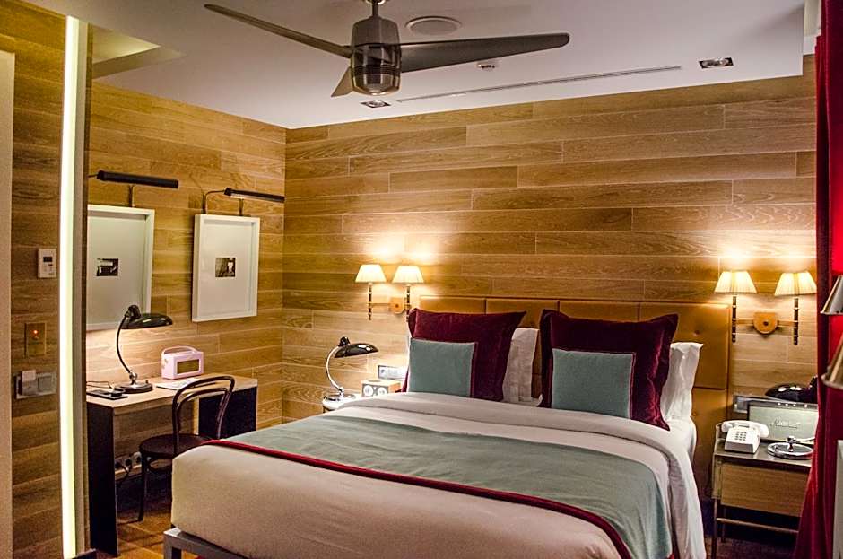 Browns Central Hotel