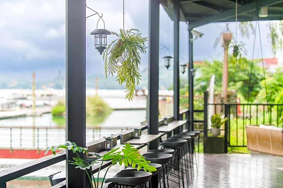 Shui Yang Lakeview House with Elevator