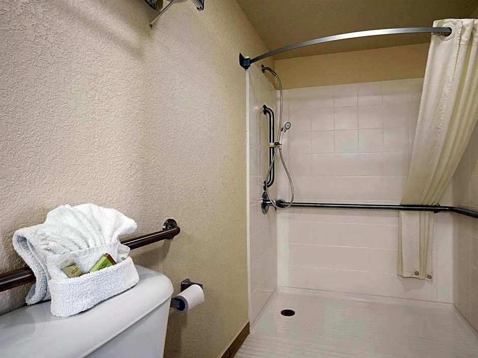 Super 8 by Wyndham Woodward