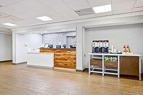 Hampton Inn By Hilton St. Louis/Westport