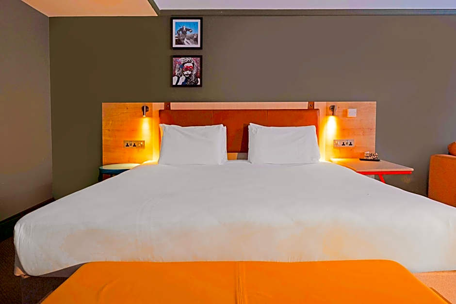 Bristol Grand Hotel By Sunday