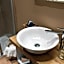 Lainez Rooms & Suites