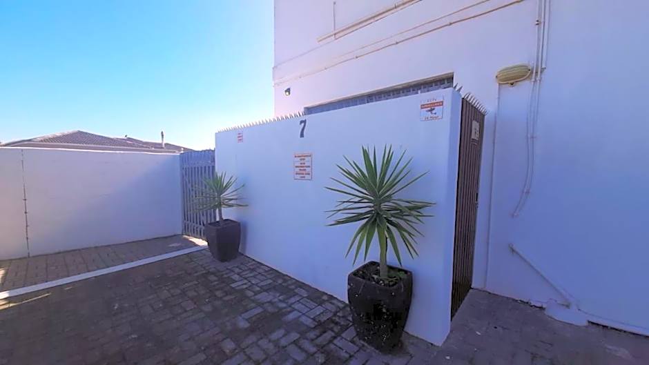Au Plais De Langebaan at Palm Tree Villa