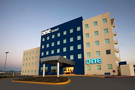 ONE LEON POLIFORUM