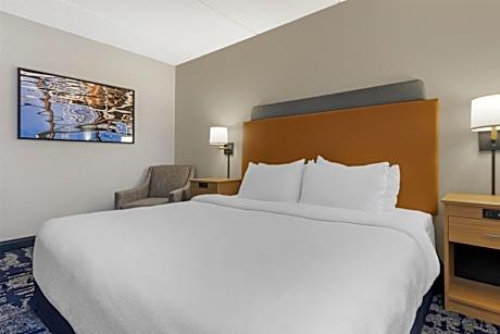 King Room with Roll-in Shower - Disability Access/Non-Smoking
