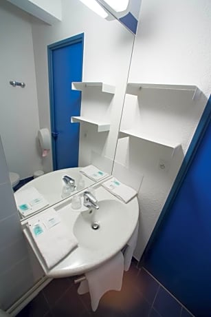 2 Double Rooms next to each other