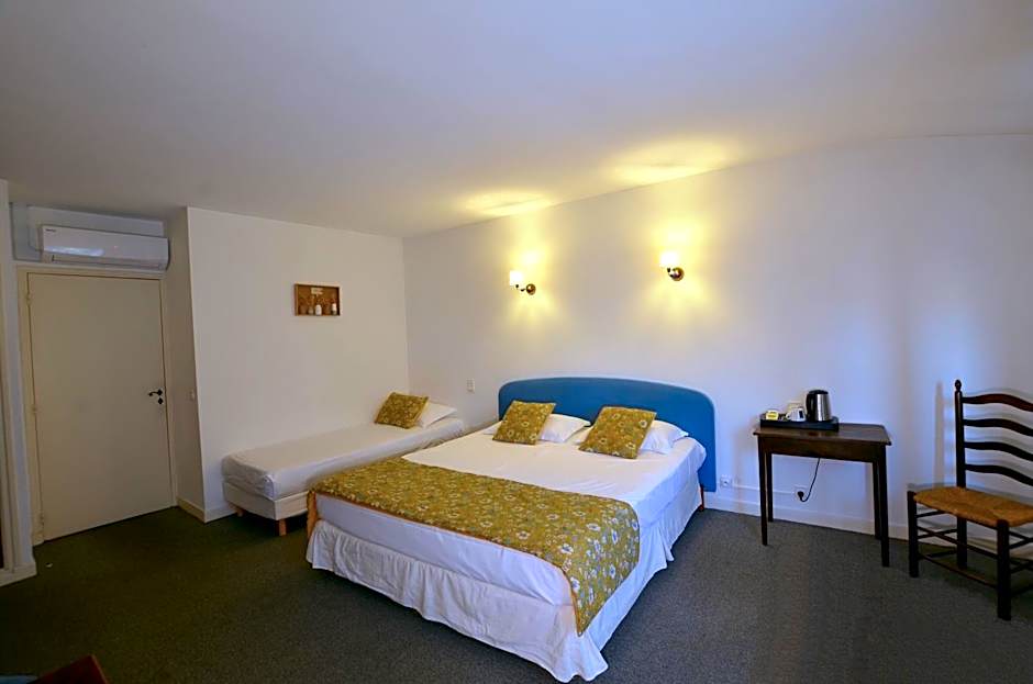 Logis Hôtels - Hôtel Restaurant du Midi