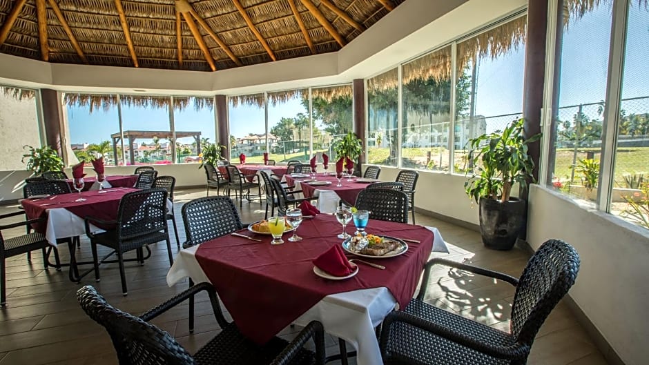 Park Royal Homestay Los Cabos