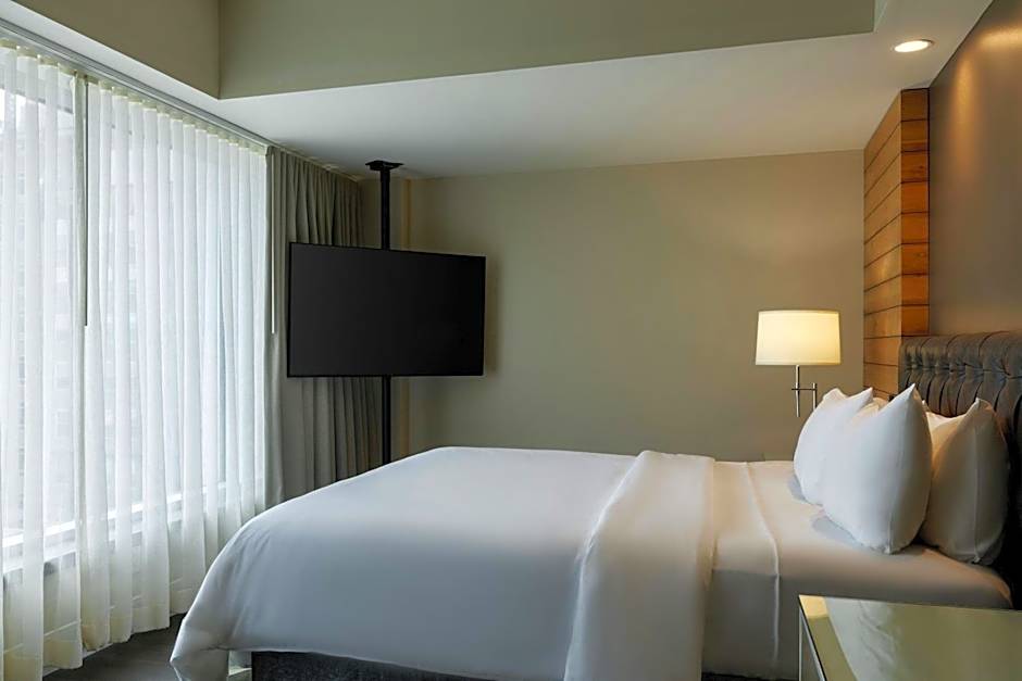 Renaissance by Marriott Allentown Hotel