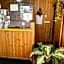 Country Roads Motor Inn