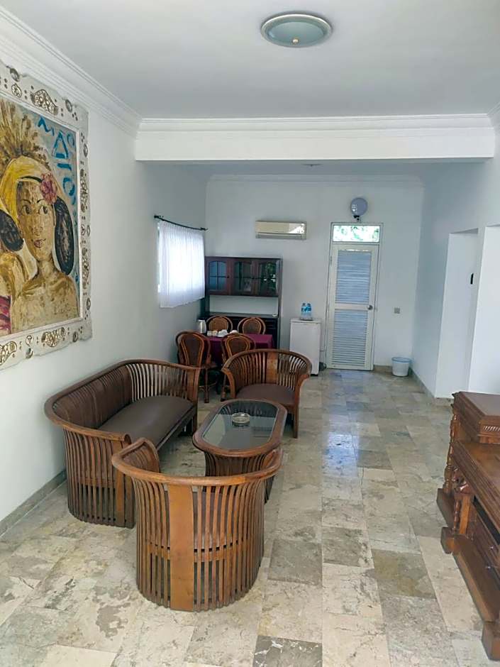 Sari Bunga Hotel - Legian, walking distance to Legian Beach