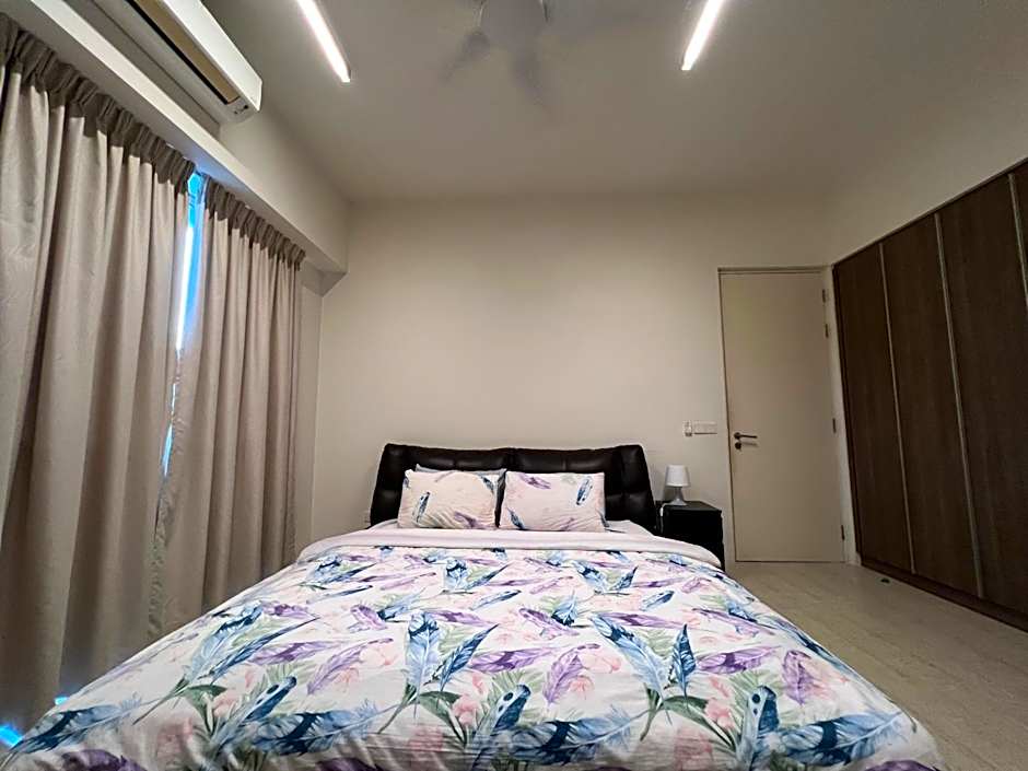 By The Sea Partial Seaview n Mountain View 383