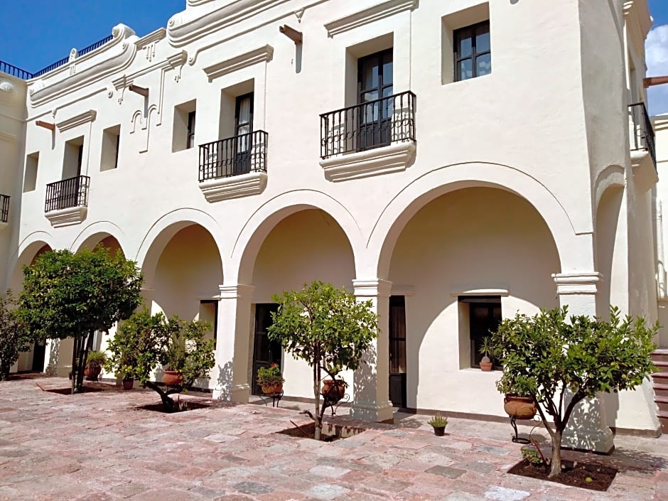 Meson De La Merced Hotel & Suites