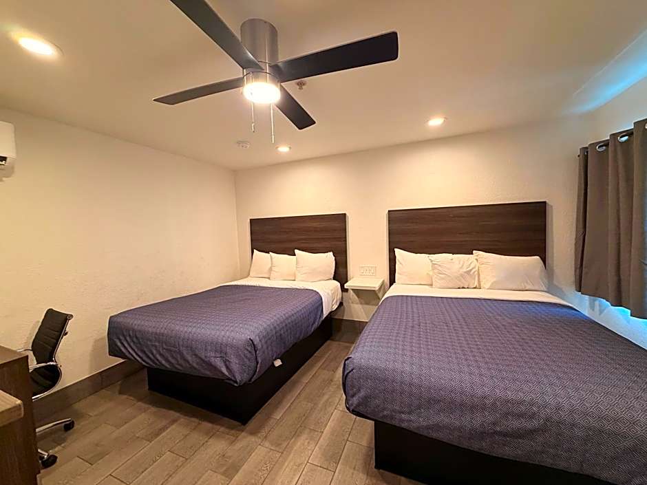 Holland Inn and Suites