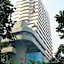 Art Star Hotel (Guangzhou Quzhuang Metro Station)