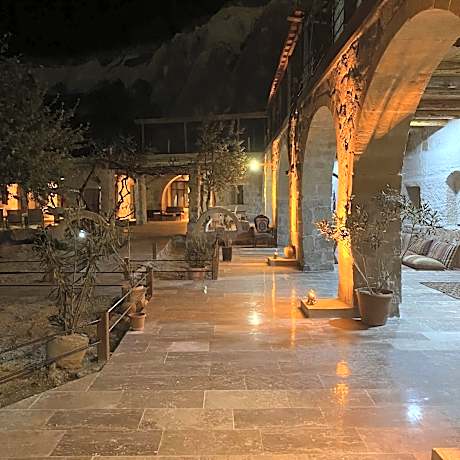 Seven Rock Cave Hotel