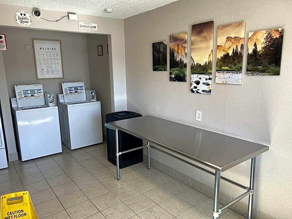 Days Inn by Wyndham Turlock