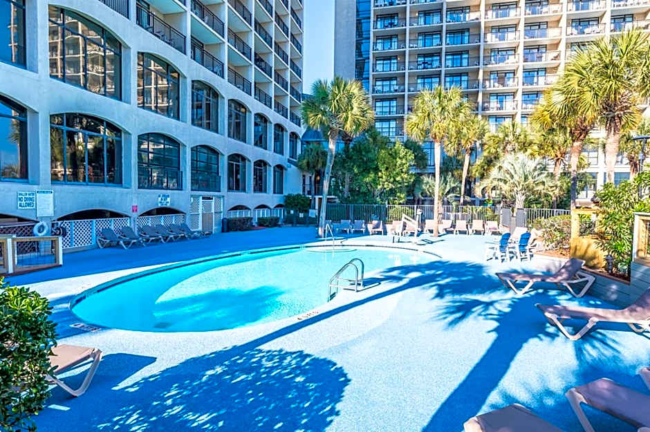 Oceanfront Views, Recently Renovated Kitchen,Pools