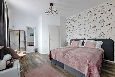 Deluxe Double Room with Shower