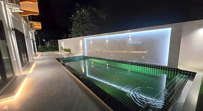 Smile Boutique at Saiyuan