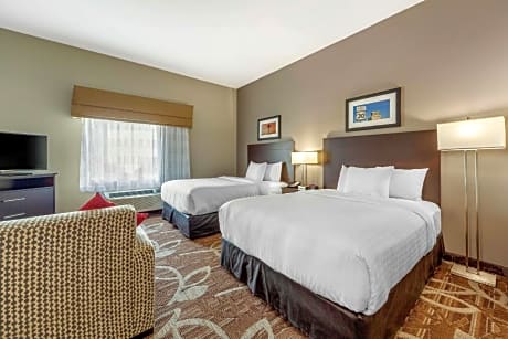 2 Queen Beds, Suite, Nonsmoking