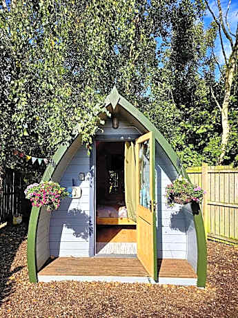 The Forest Pod - Wood Fired Hot Tub and Fire Pit