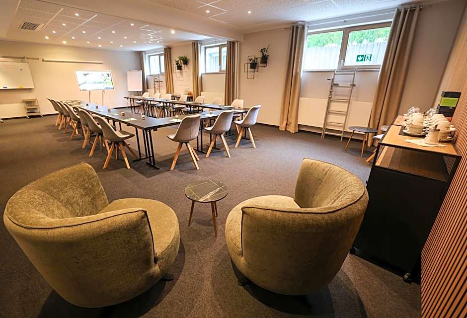 Sopherl am See - Frühstück auf der Seeterrasse, sehr ruhig und wunderschön am See, 3 Minuten nach Oberpfaffenhofen, viele Radtouren, Restaurants & Cafes in der Umgebung