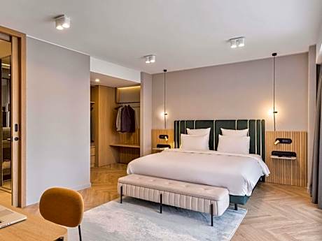 Junior Suite with One King Bed and Sofa