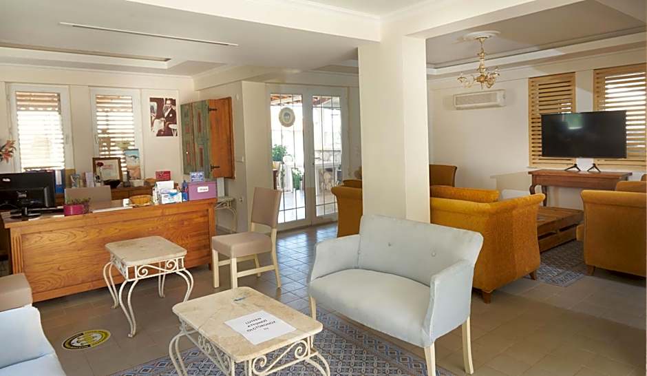 Larimar Suite Hotel