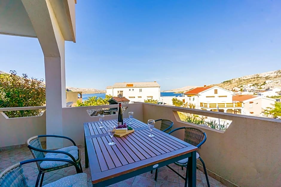 Apartment and Room Bacic