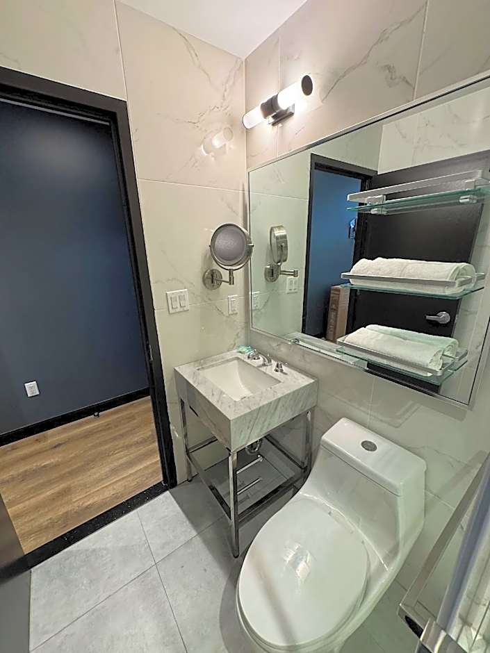 Hotel Mirage Brooklyn
