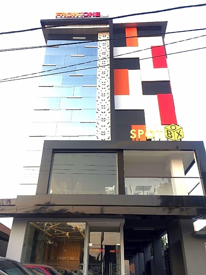 Front One Inn Kediri