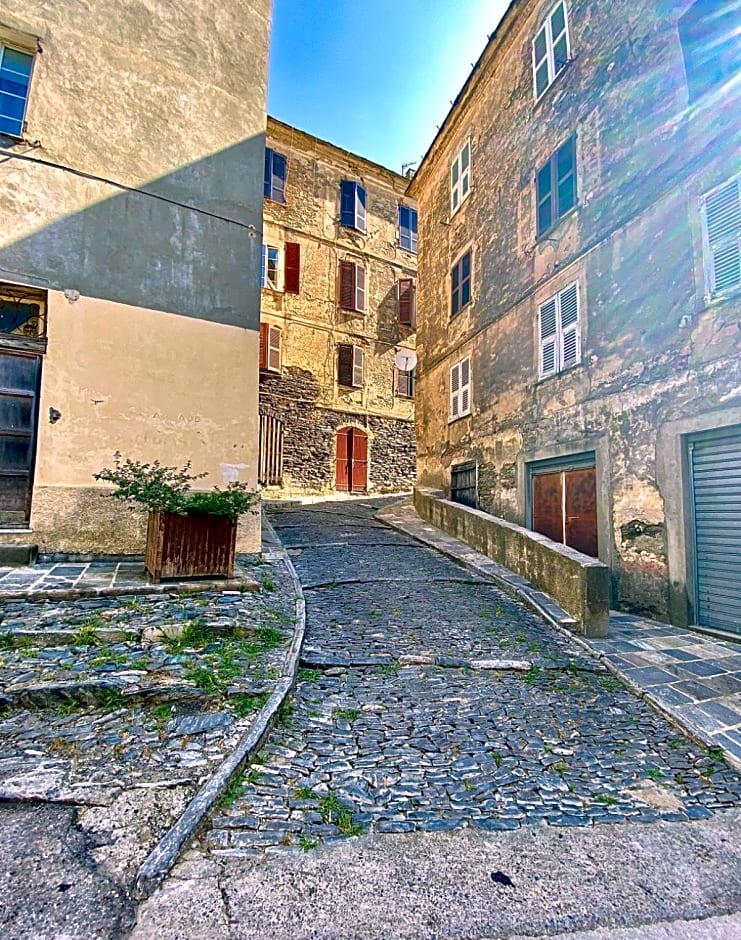 Chambres d'hôte A Caserella, Maison de village rénovée avec vue sur mer