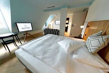 Suite with Sofa Bed