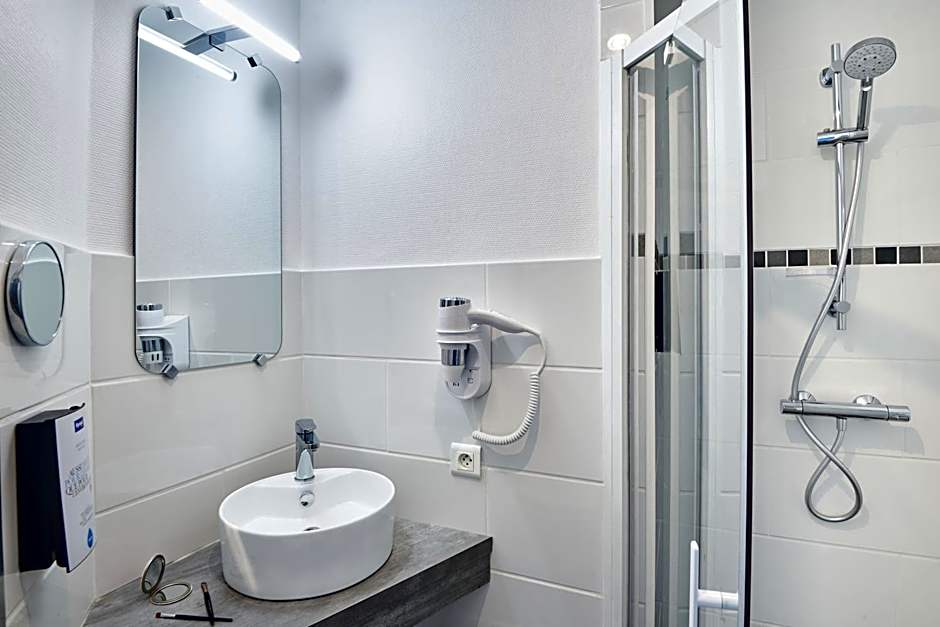 Kyriad Lille - Mons en Baroeul