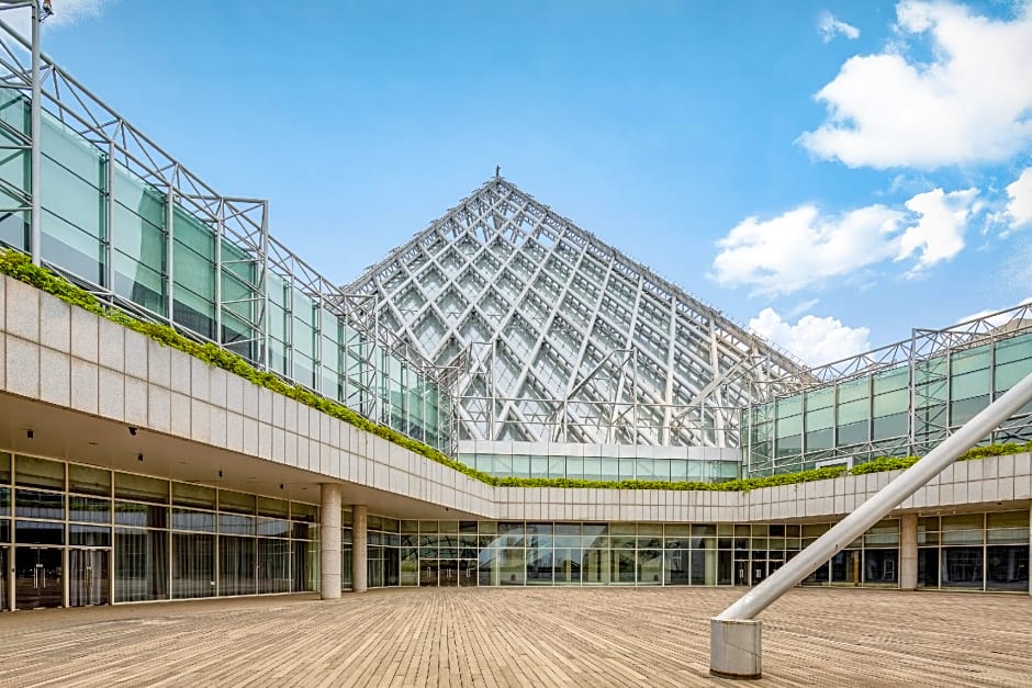 Rezen Hotel Tianjin Binhai