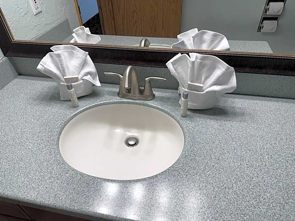 Promenade Inn & Suites Oceanfront