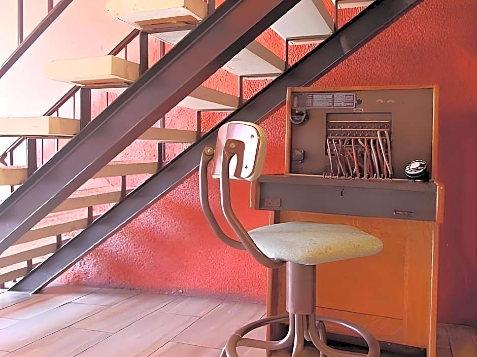 Royal Pagoda Motel